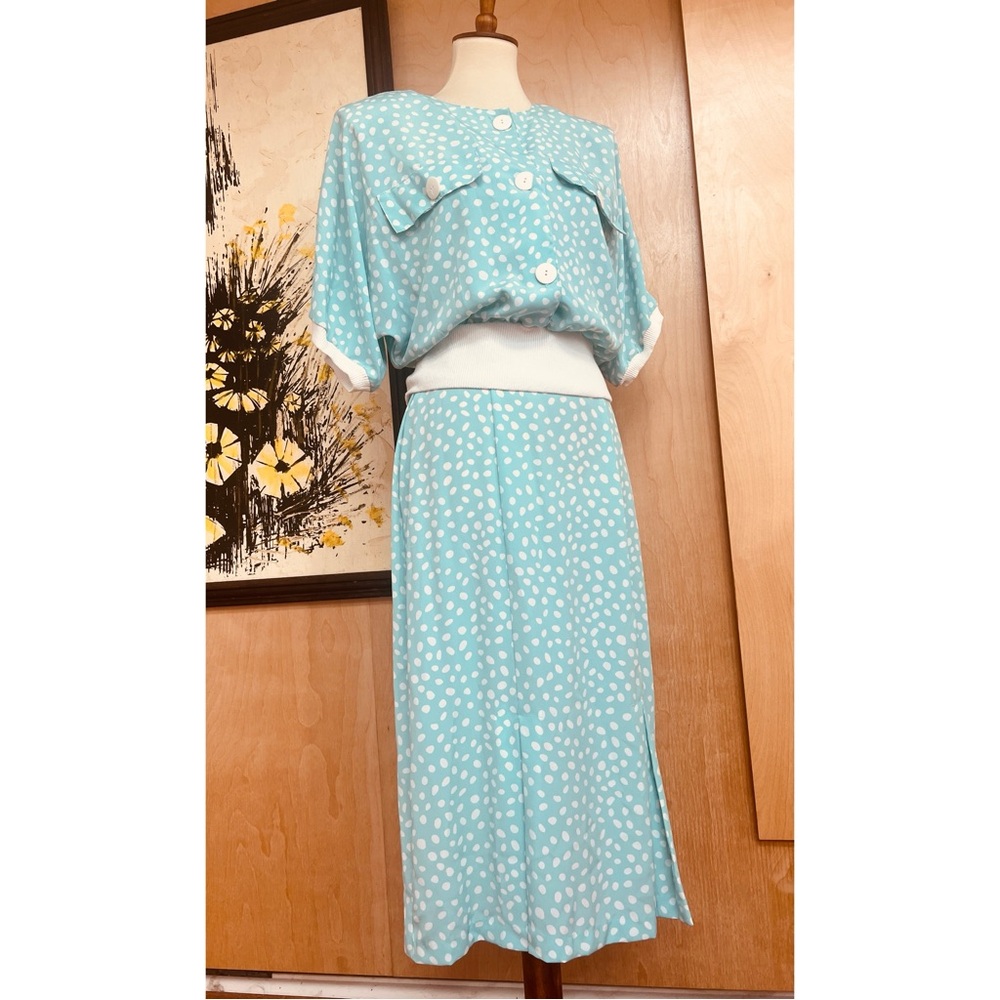 🎉NEW TO CLOSET🌼 2 pc Vintage Light Blue Dotted Dot Pencil Skirt and blouse